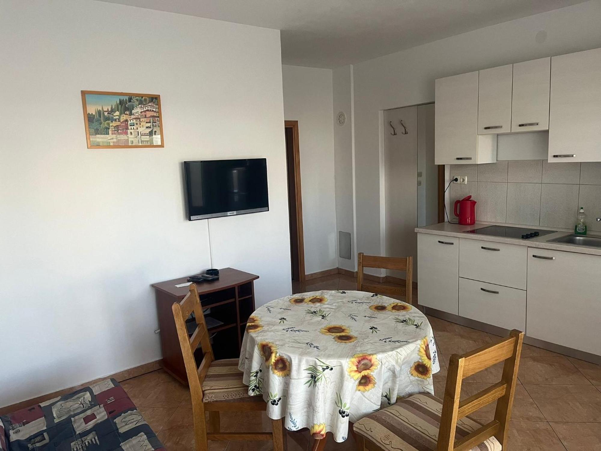 Apartments Iva Povljana Bagian luar foto
