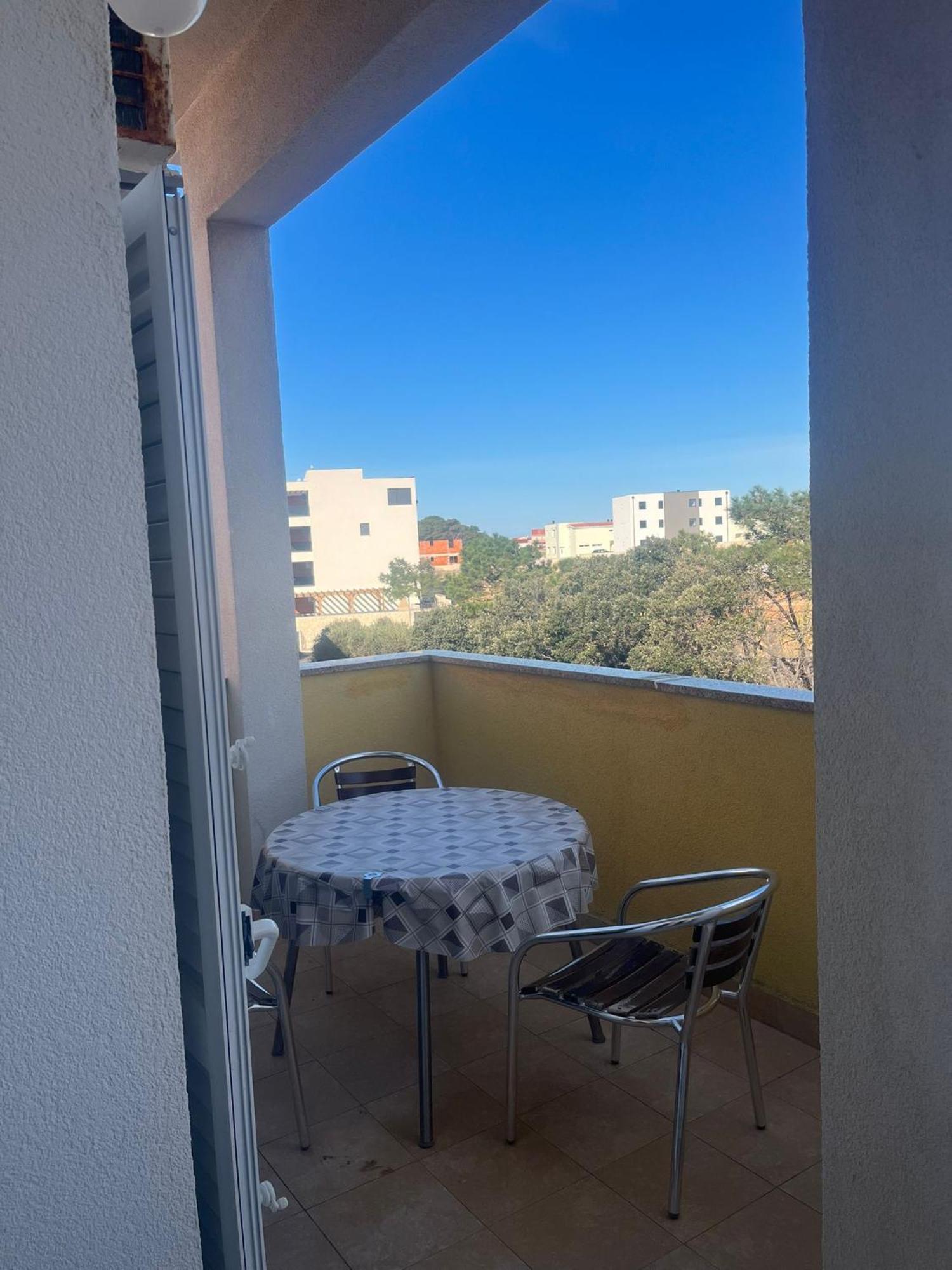 Apartments Iva Povljana Bagian luar foto