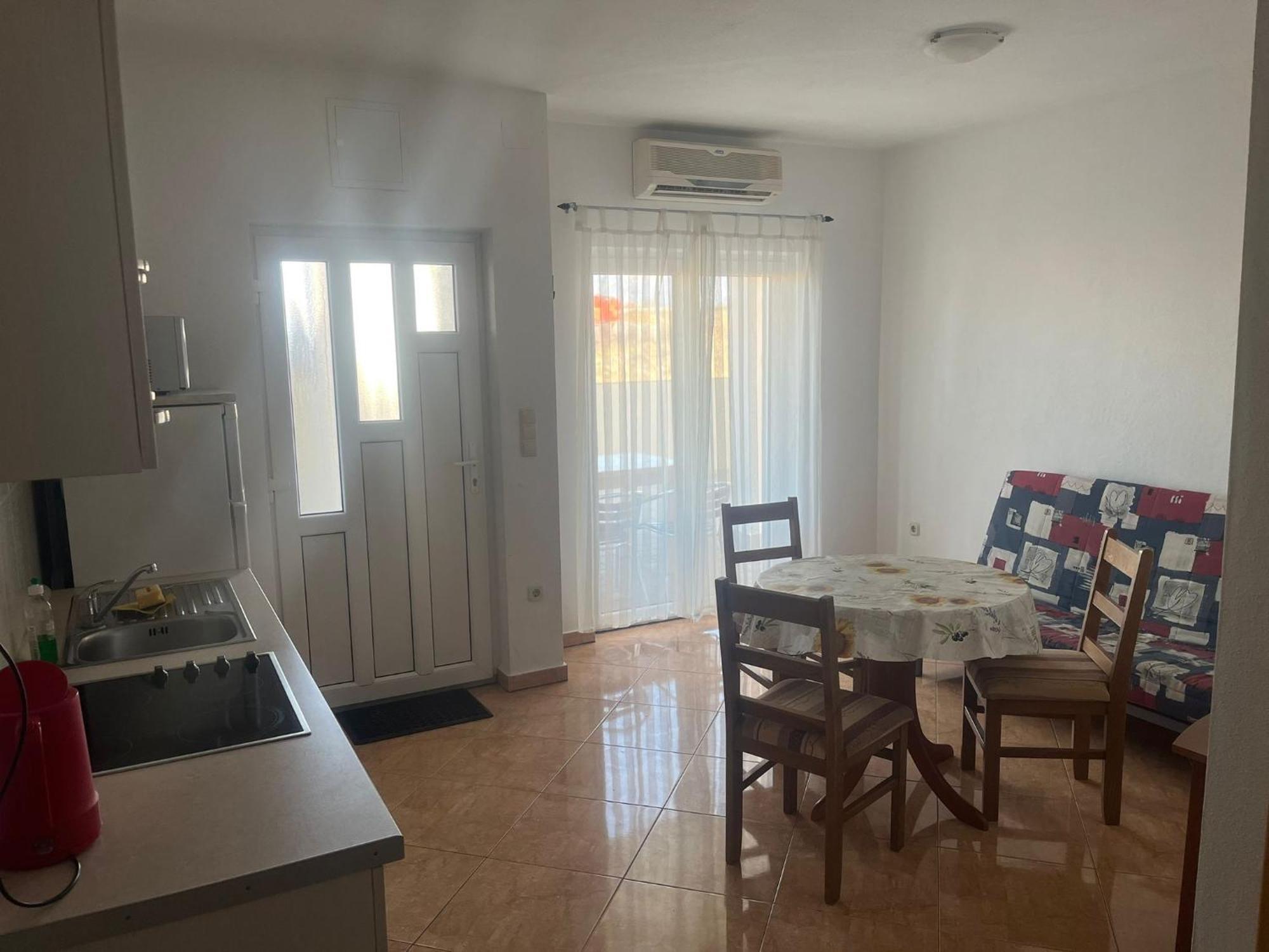 Apartments Iva Povljana Bagian luar foto