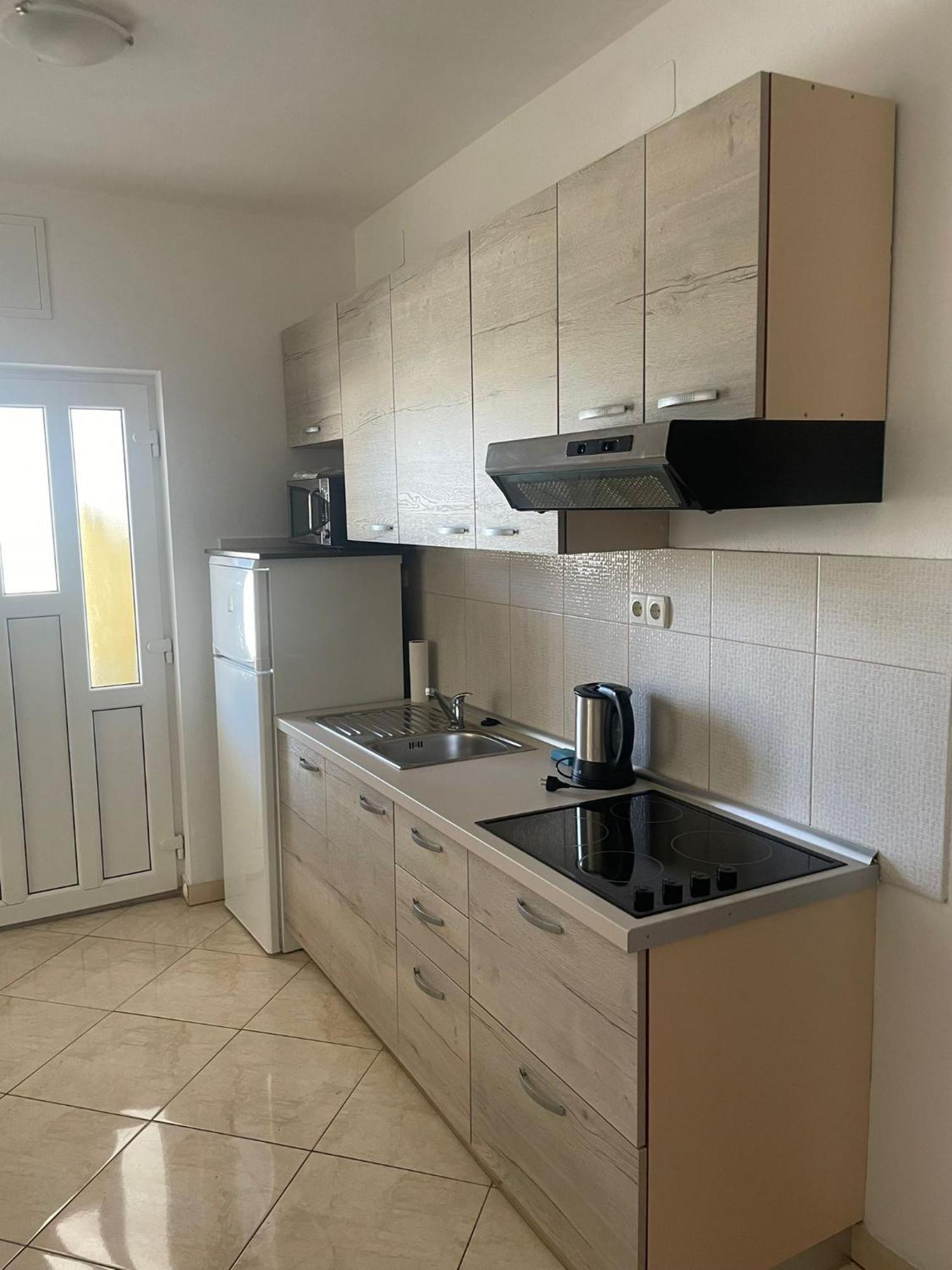 Apartments Iva Povljana Bagian luar foto