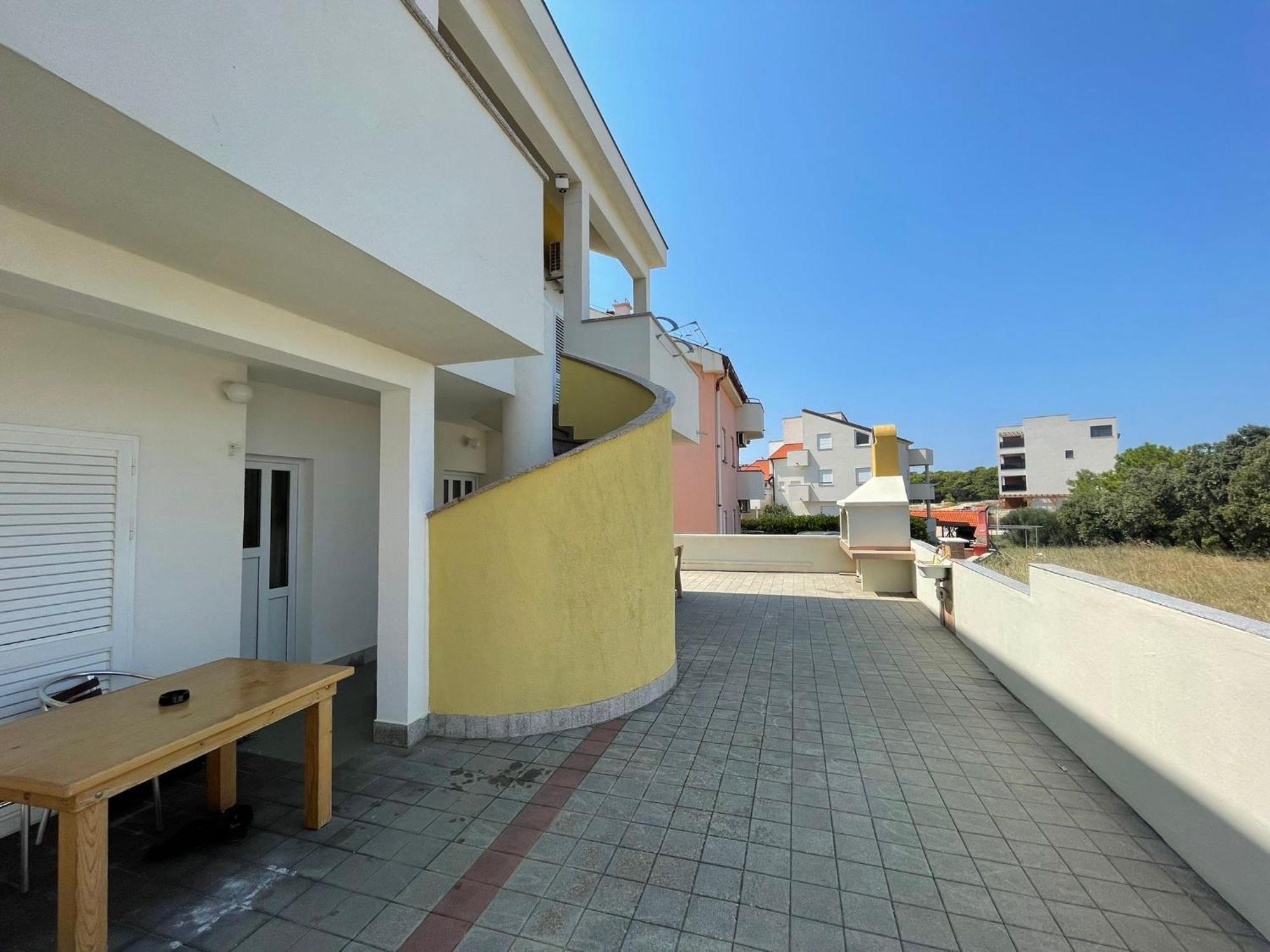 Apartments Iva Povljana Bagian luar foto