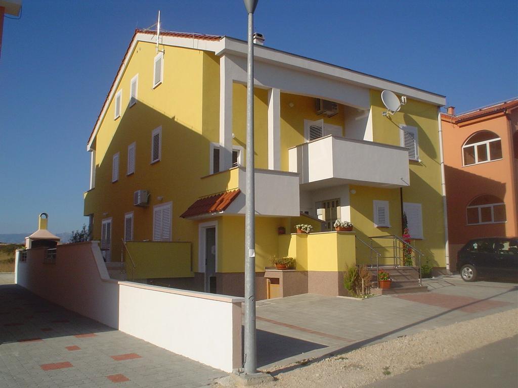 Apartments Iva Povljana Ruang foto