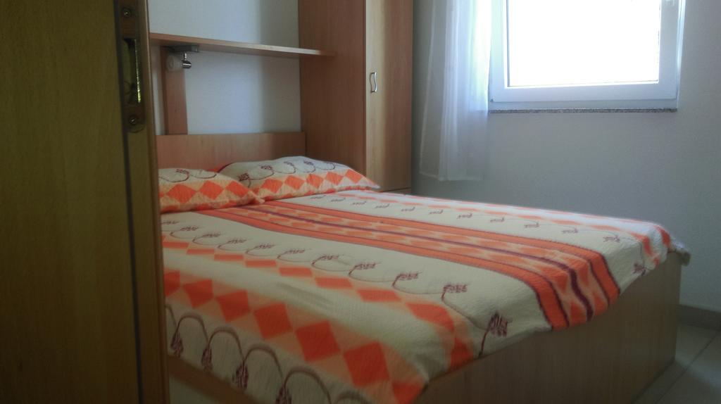 Apartments Iva Povljana Ruang foto