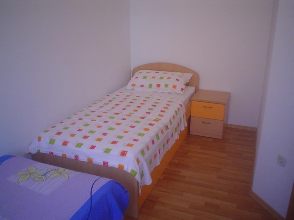 Apartments Iva Povljana Ruang foto