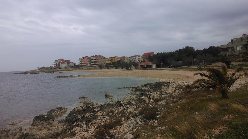 Apartments Iva Povljana Ruang foto