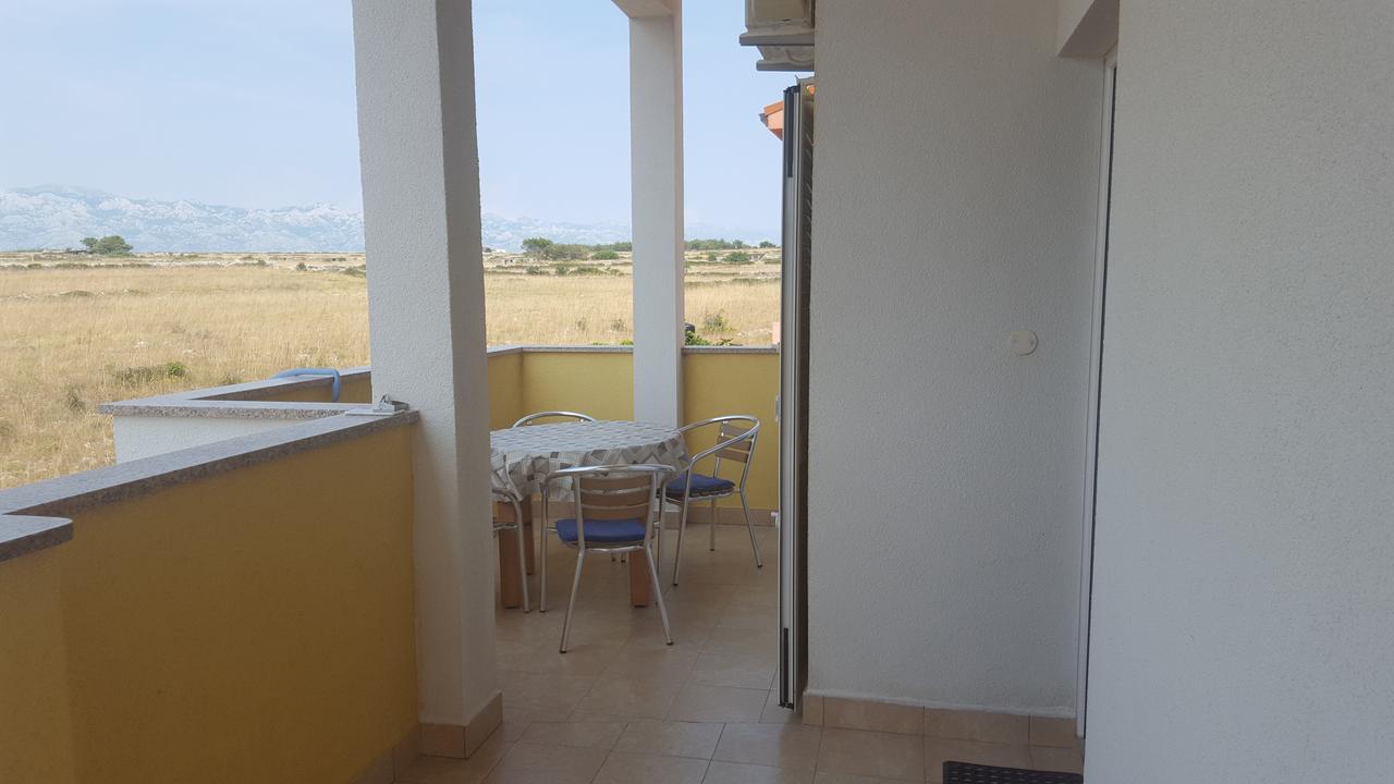 Apartments Iva Povljana Bagian luar foto