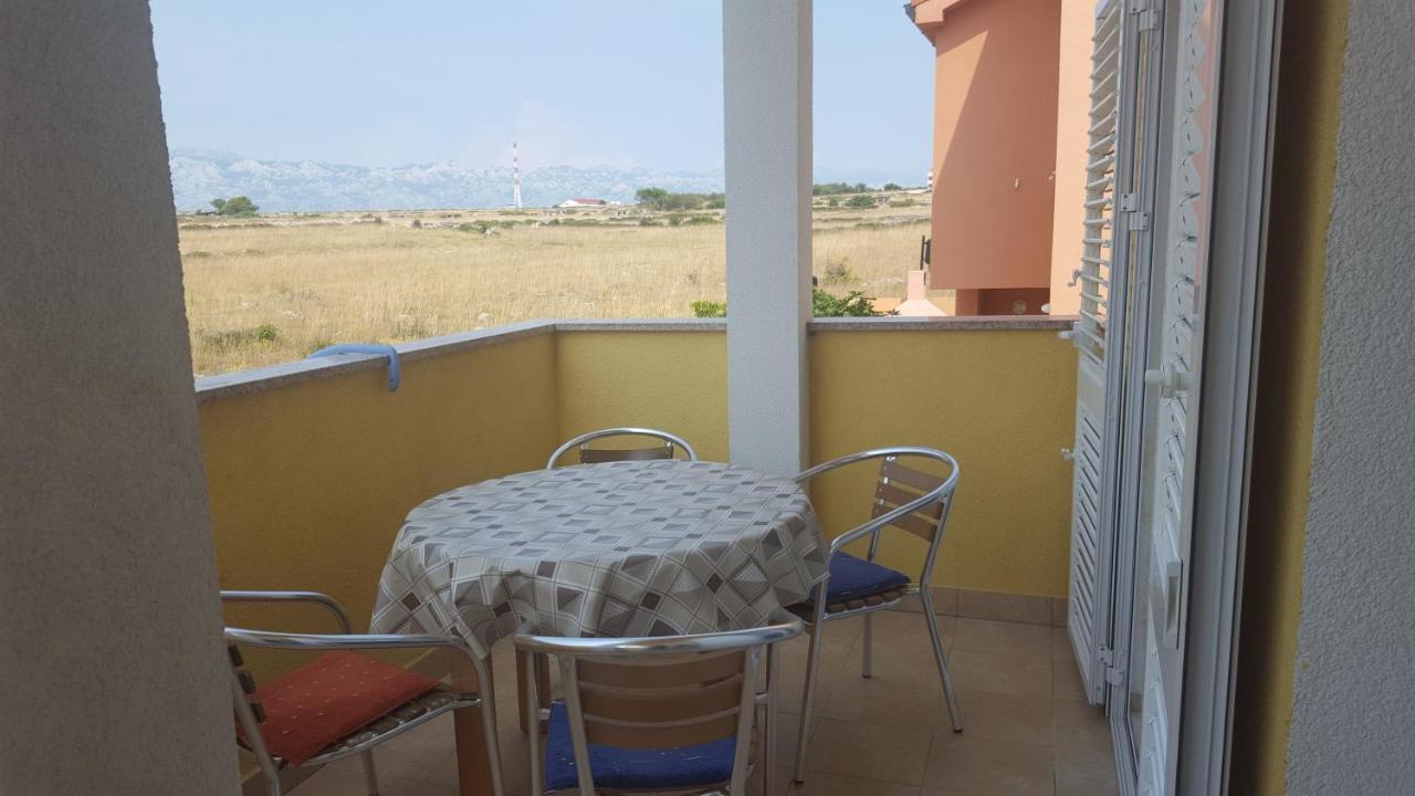 Apartments Iva Povljana Bagian luar foto
